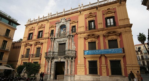 Fundación Unicaja colabora con la Fundación Cuidar y Curar en la iniciativa ‘Ningún mayor solo en Navidad’