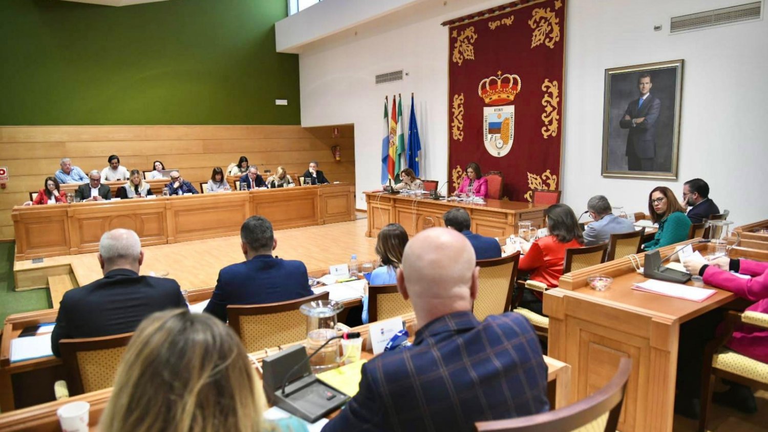 El Pleno de Torremolinos aprueba por unanimidad impulsar la declaración de la Cueva del Bajondillo como BIC