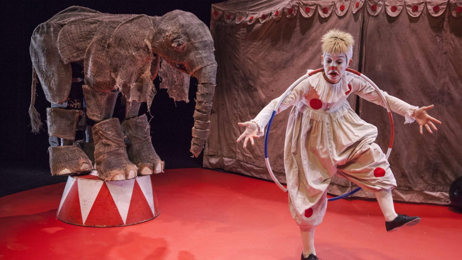 La Maquiné regresa al Cánovas con su último y premiado espectáculo ‘Parade, el circo de los valientes’
