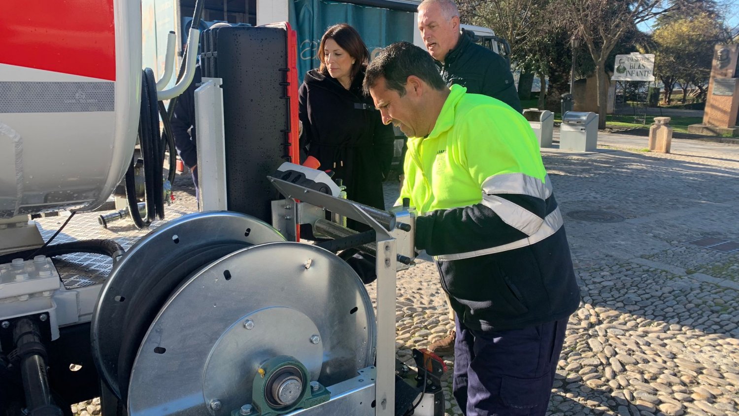 El Ayuntamiento mejorará el servicio de limpieza en Ronda con un nuevo camión de baldeo para Soliarsa