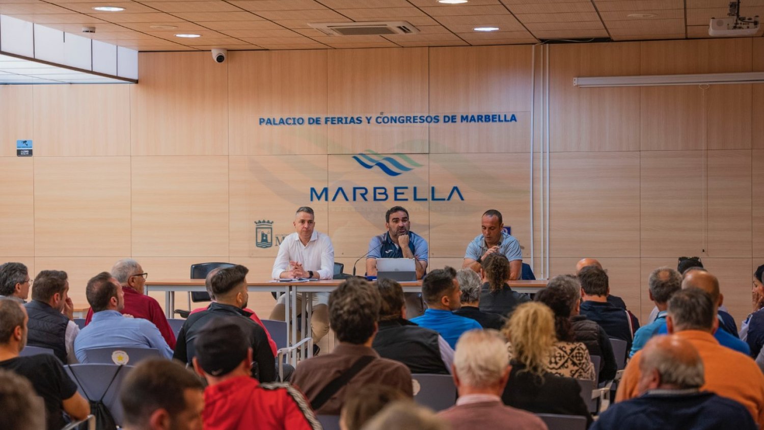Marbella acoge la participación de 60 colectivos en la Mesa del Deporte