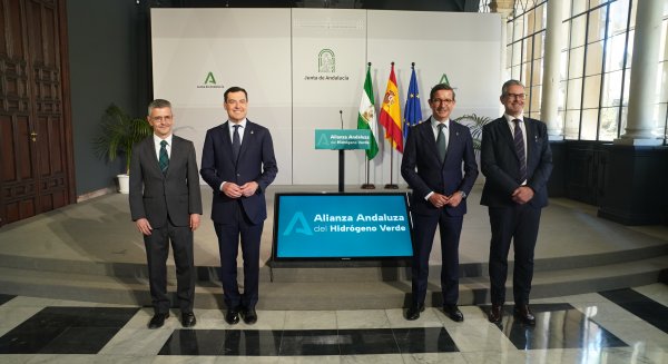 Moreno señala que Andalucía tiene recursos para ser referente mundial en producción de hidrógeno verde