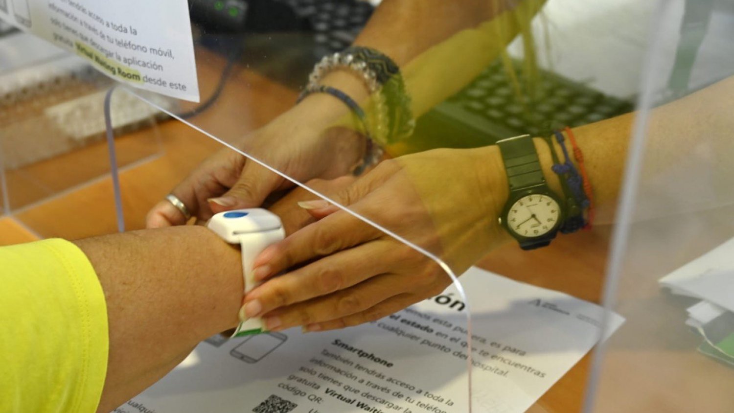 El Clínico de Málaga implanta un sistema de monitorización para conocer la ubicación y estado de los pacientes