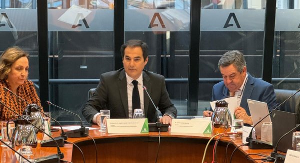 La Diputación y el Ayuntamiento de Málaga reciben ayudas de la Junta para la formación de sus empleados públicos