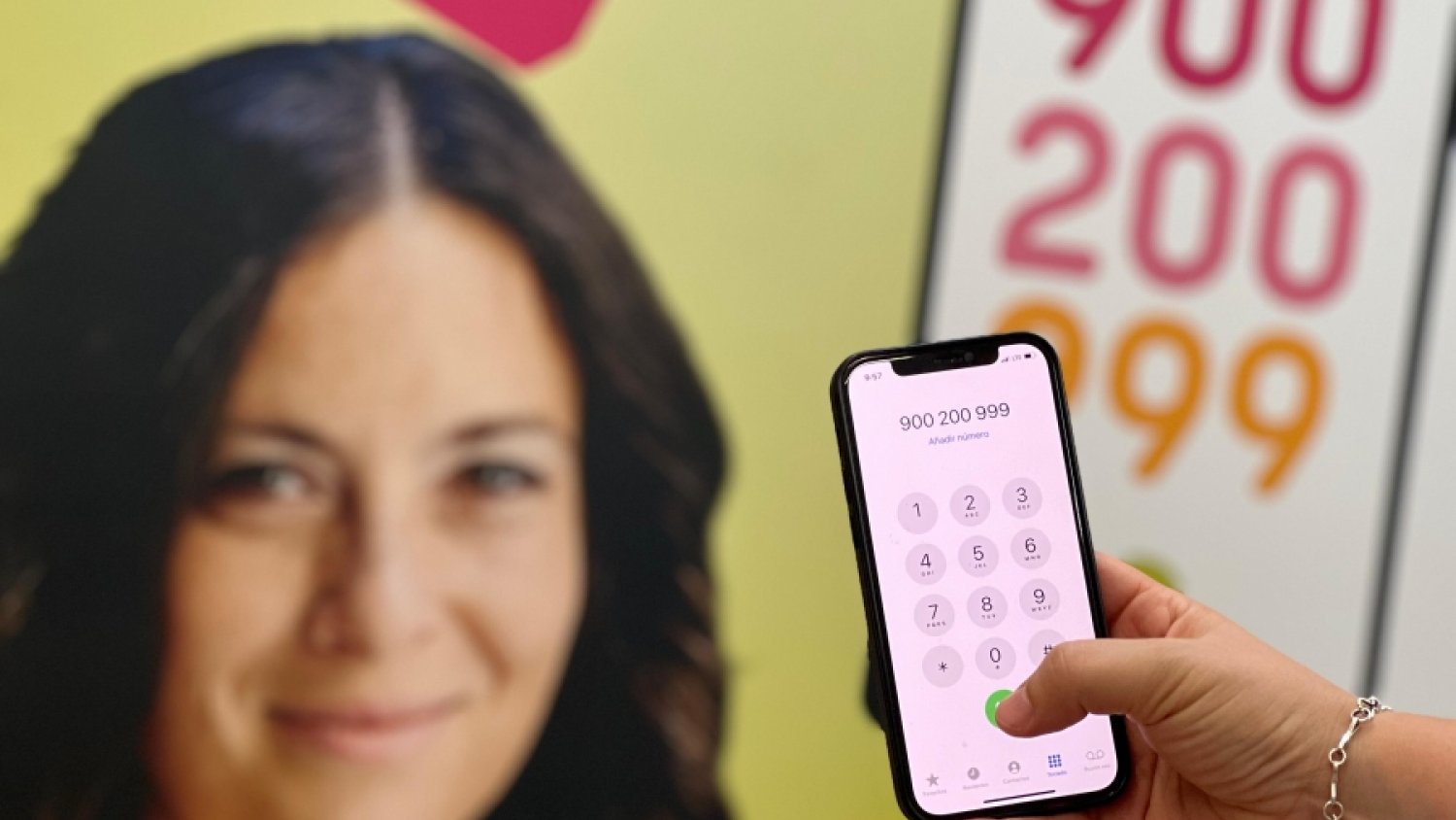 Las llamadas al teléfono de las mujeres aumentan un 34% en Málaga en los meses de julio y agosto 