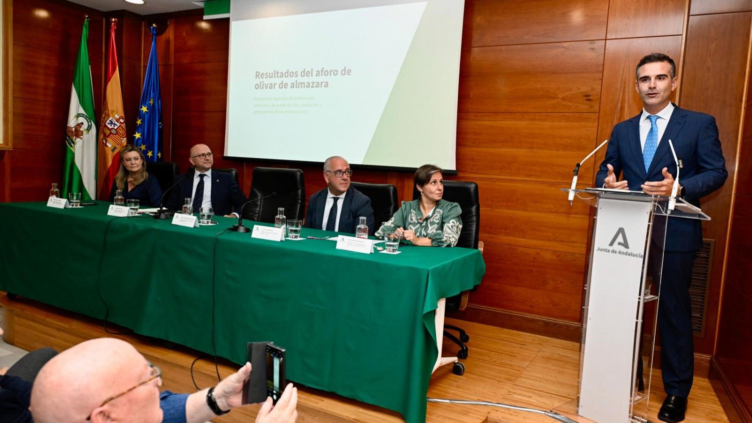 Andalucía prevé una producción de más de 1M de toneladas de aceite de oliva en la próxima campaña 