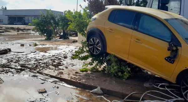 Catorce bomberos del CPB  de Málaga trabajan ya en la provincia de Valencia para apoyar en las labores de búsqueda por la DANA