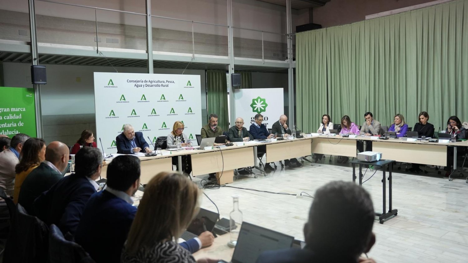 Fernández-Pacheco preside el Consejo de Dirección de la Consejería de Agricultura