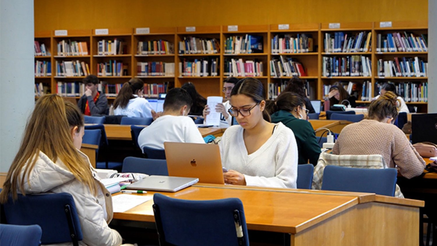 Las bibliotecas de la UMA amplían su horario para el periodo navideño