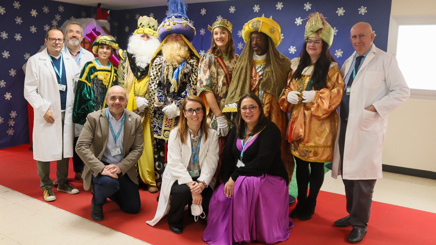 Los pacientes del Hospital Materno Infantil de Málaga reciben la visita de los Reyes Magos